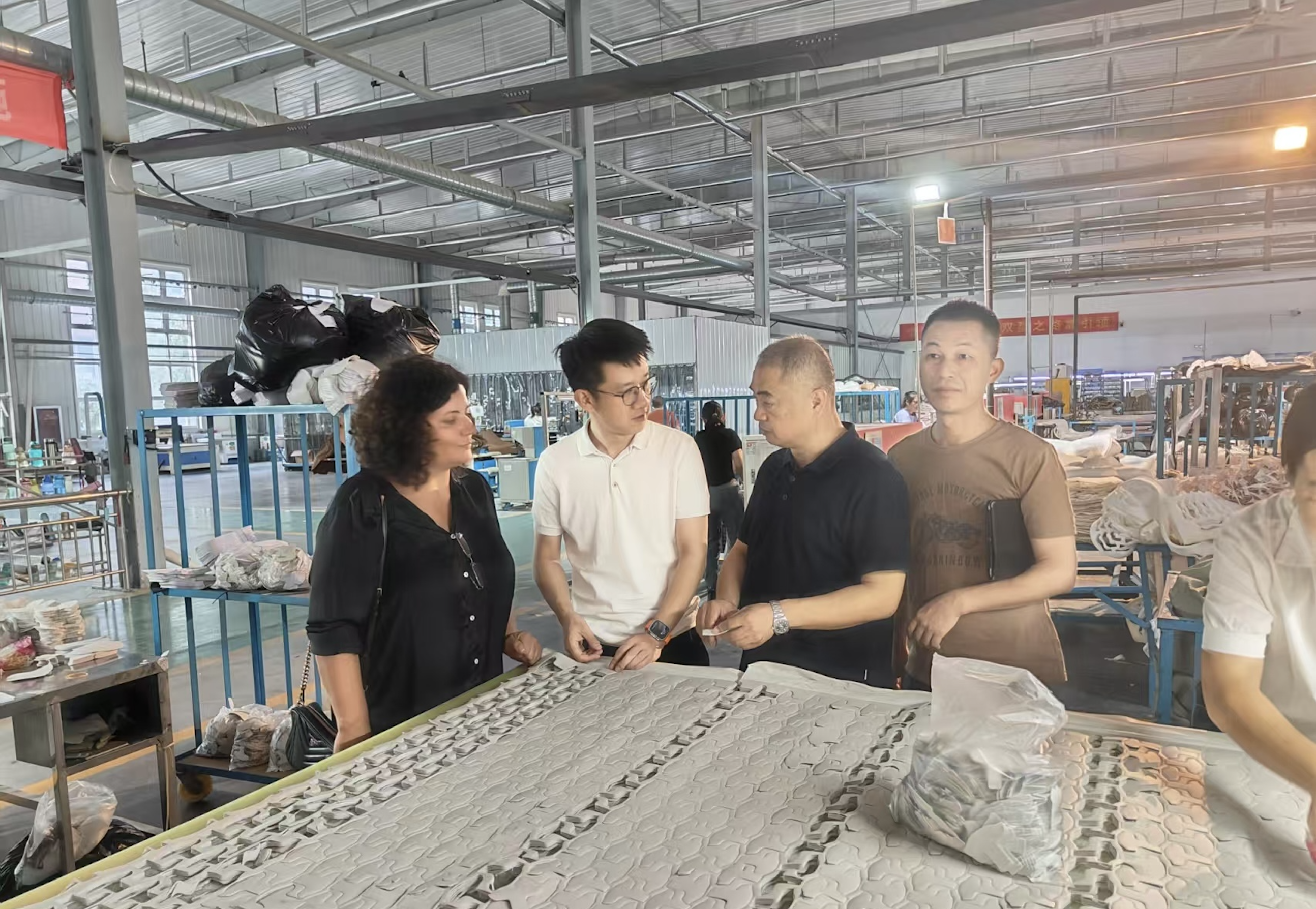 Client tour on the production line